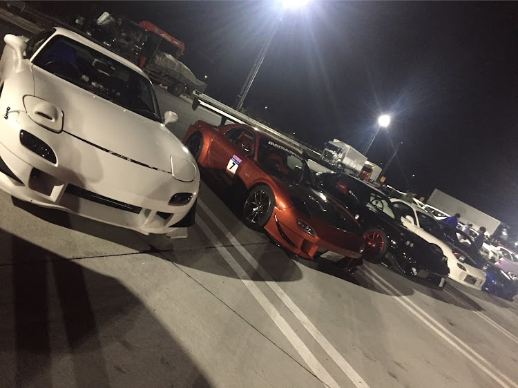 RX-7のナイトミーティング・FD3S・茨木千提寺PA・コラボ撮影・楽しい夜に関するカスタム事例の投稿画像4枚目