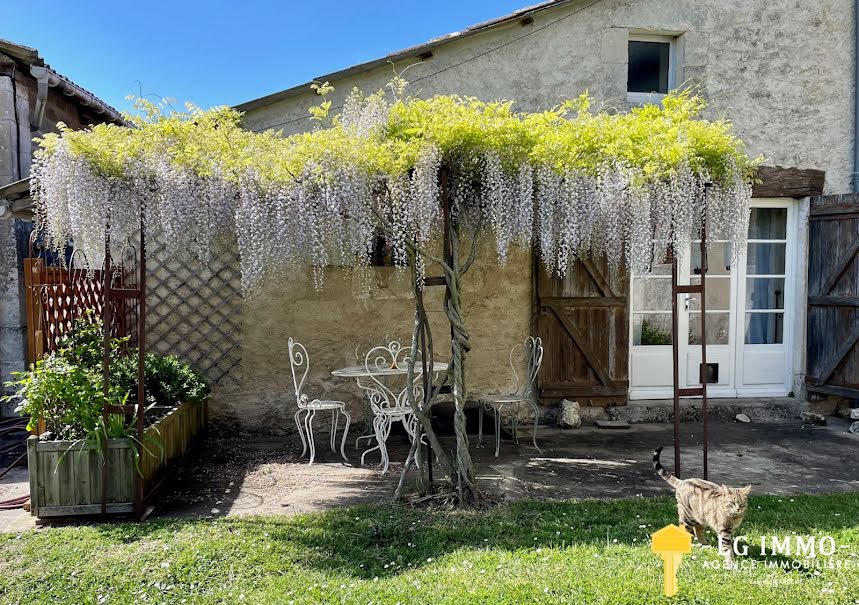 Vente maison 6 pièces 208 m² à Lorignac (17240), 362 500 €