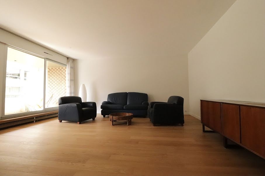 Location meublée appartement 3 pièces 86 m² à Paris 15ème (75015), 3 190 €