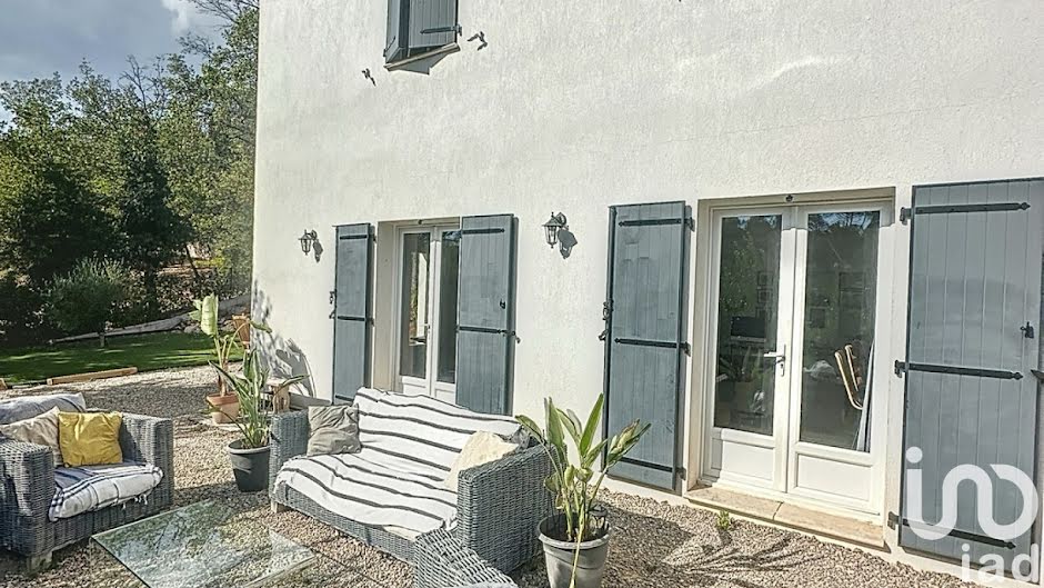 Vente maison 5 pièces 146 m² à Saint-Paul-en-Forêt (83440), 579 000 €