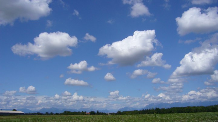 Cielo a sbuffi di Boddhale