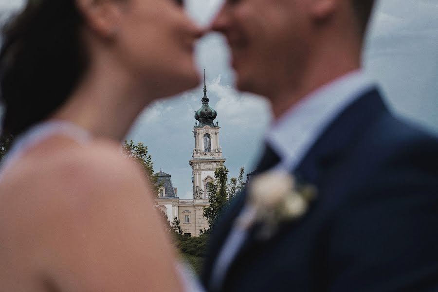 Fotógrafo de casamento Anikó Juhász (mindigketten). Foto de 9 de fevereiro 2023