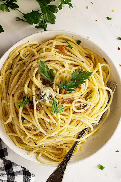 Veg Aglio E Olio Speghatti