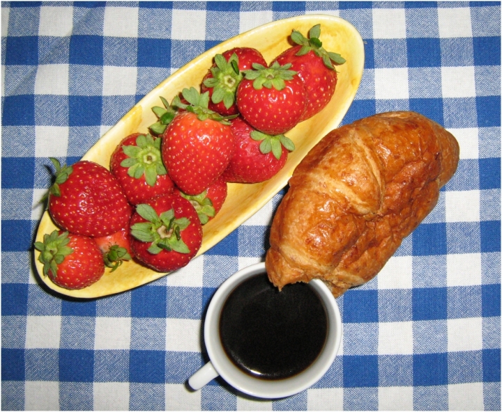 Fragole, cornetto, caffè di martapdn