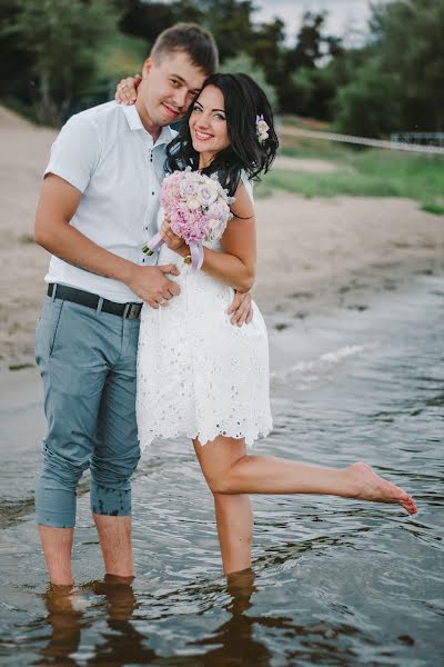 Fotógrafo de casamento Valeriya Barinova (splashphoto). Foto de 1 de agosto 2016