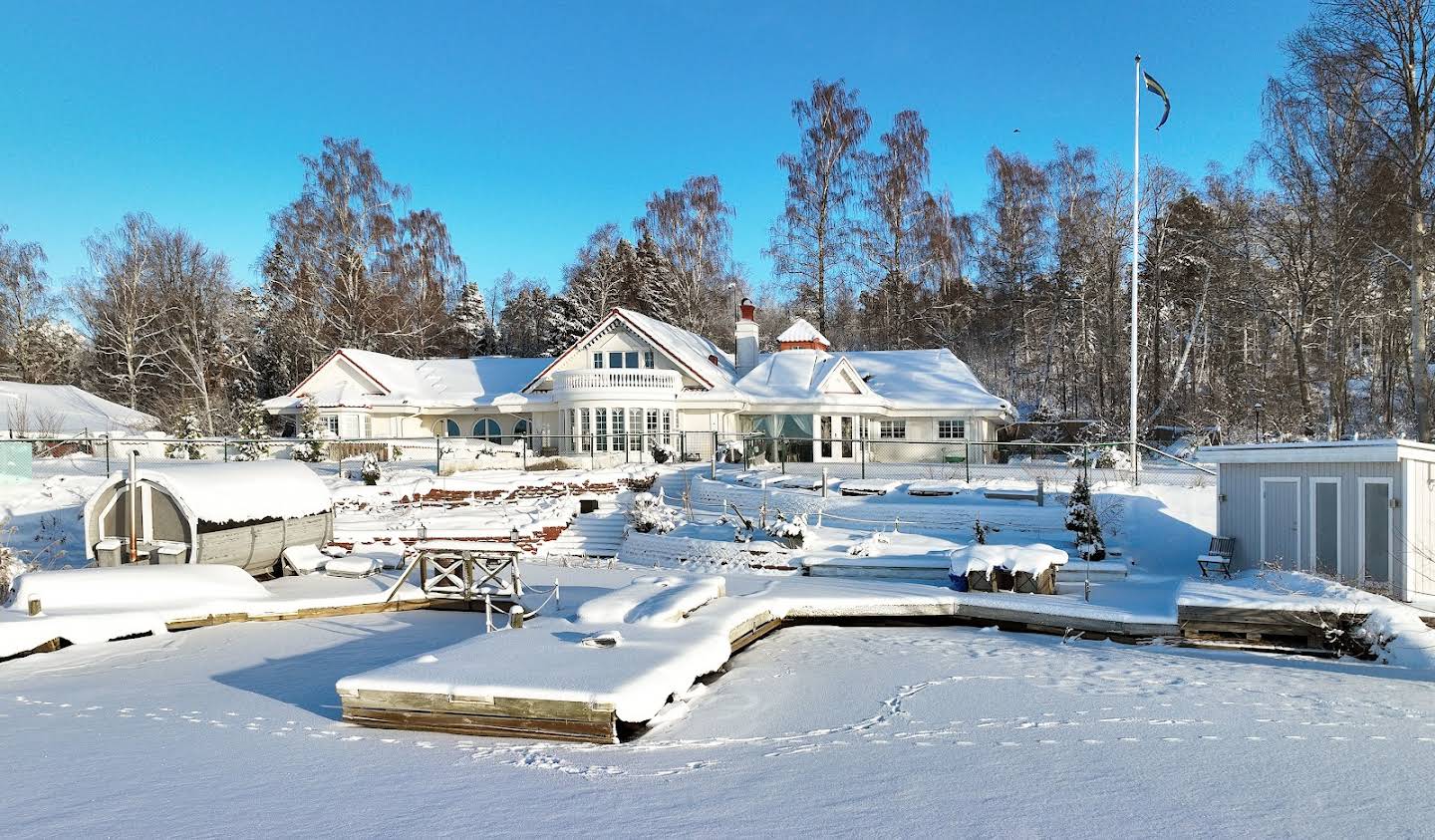 Villa with pool Strängnäs