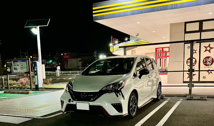 ノートの日産・６月もよろしくお願いします・コラボお誘いお待ちしております・スターバックス・ステッカーチューンに関するカスタム事例の投稿画像1枚目