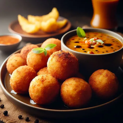 Potato Vada [2 Pieces] With Sambhar