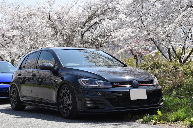 ゴルフ R ヴァリアントのゴルフ7・ゴルフヴァリアントR・大人の休日　VW Owner'sに関するカスタム事例の投稿画像4枚目