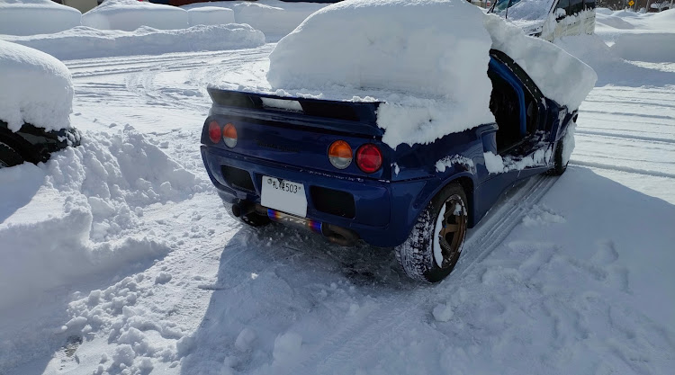 AZ-1の除雪頑張ります🤗⛄・後で振りっ返し8の字くるくる撮ってみよう😊🎶・低い速度域だから狭い場所で安全に練習できるよ🎶に関するカスタム事例の投稿画像4枚目
