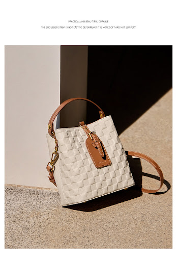 Title 4, Cowhide Bucket Niche Design Shoulder Commuter C...