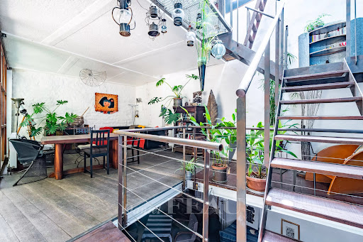 House with garden 3