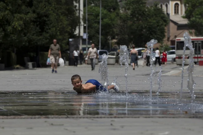 AP: Velika suša i ograničenja vode u Albaniji i na Kosovu