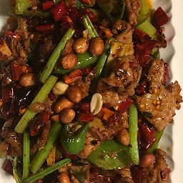 * 炝锅牛肉 Sauteed Beef with Chef’s Spicy Sauce