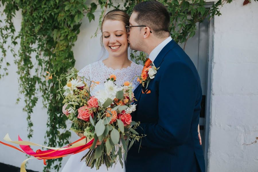 Fotógrafo de bodas Angharad Thomas (angharad). Foto del 1 de julio 2019