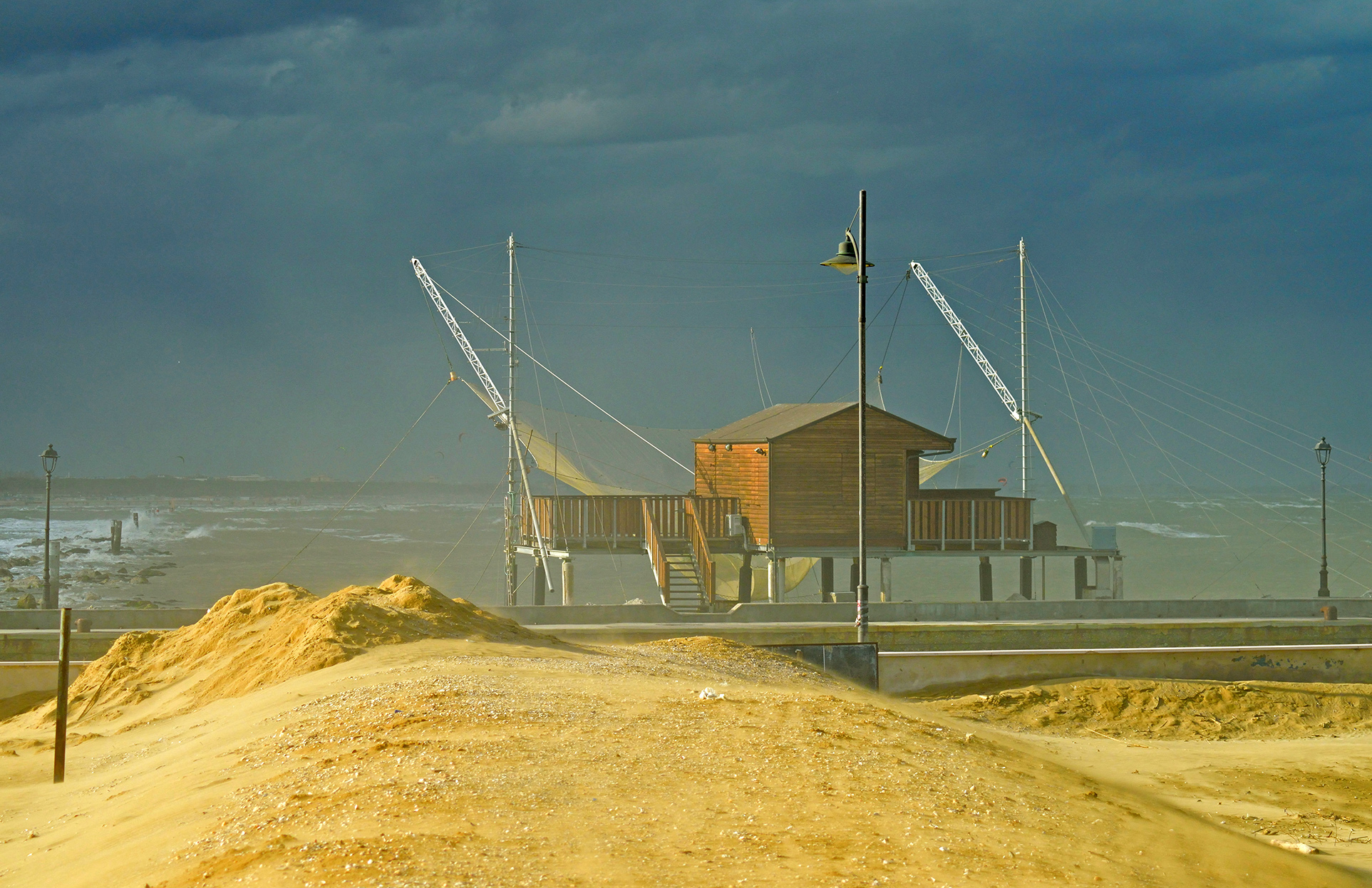 Il vento autunnale spazza già le dune di stefano_angeli