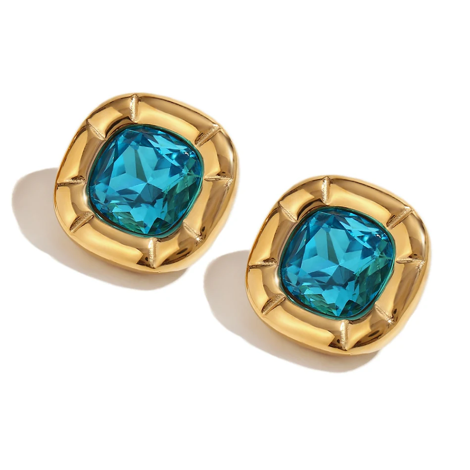 Boucles d'oreilles 18K Or avec Fleur Carrée à Coins Arrondis et Zircon, Bijou Élégant pour Femme, Cadeau Scintillant.