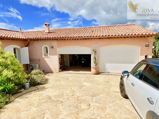 House with pool and terrace 5