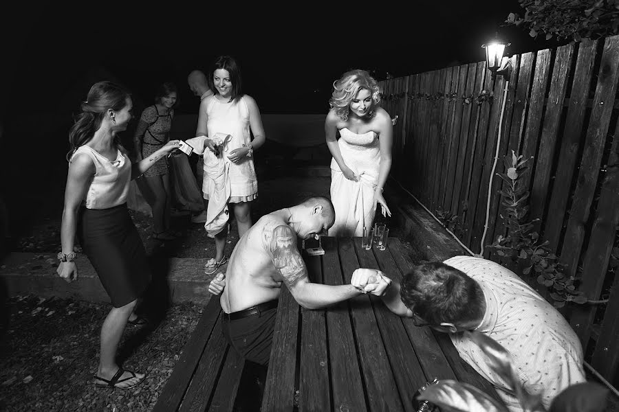 結婚式の写真家Denis Vyalov (vyalovdenis)。2016 7月19日の写真