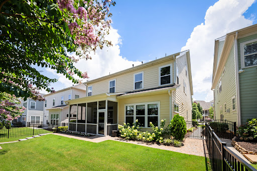 House with garden 2