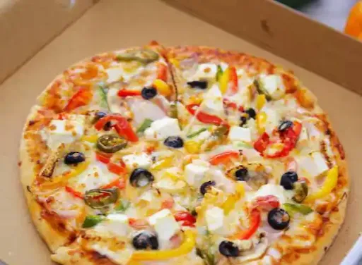 Deluxe Veggie Delight Pizza