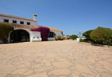 Maison avec piscine et terrasse 2