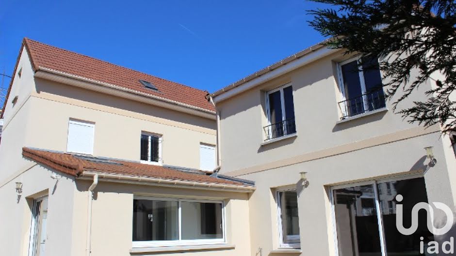 Vente maison 9 pièces 210 m² à Brie-Comte-Robert (77170), 548 000 €