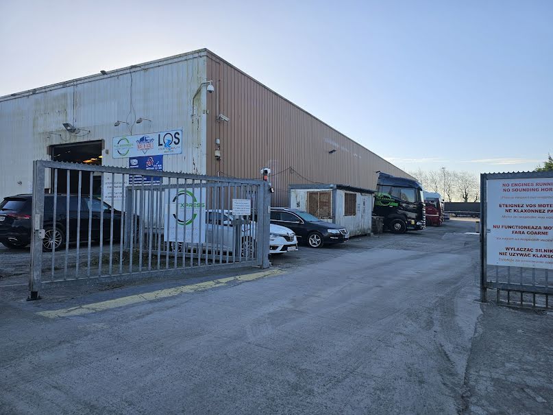 Vente locaux professionnels  8338.89 m² à Calais (62100), 900 000 €