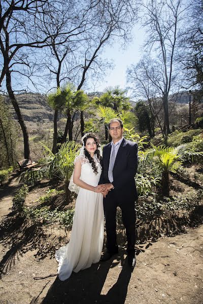 Fotógrafo de casamento Ninuca Kakabadze (ninokakabadze). Foto de 4 de abril 2017