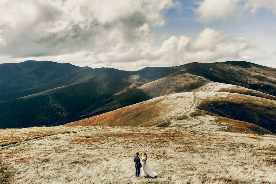 Fotografo di matrimoni Mikhaylo Veshelenіy (ztuvl6w). Foto del 10 febbraio 2021