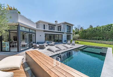 Villa with pool 4