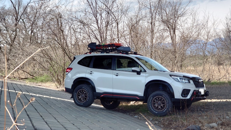 フォレスターのLIFTED SUBARU・IPF・RAYS・YAKIMA・KADDISに関するカスタム事例の投稿画像2枚目