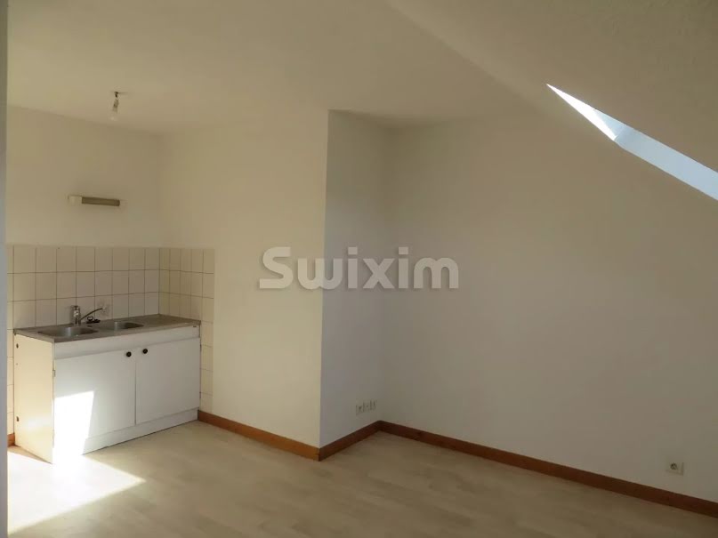 Location  appartement 2 pièces 45.09 m² à Champagnole (39300), 456 €