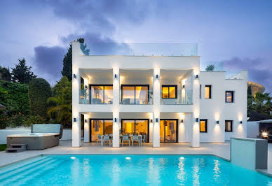 Villa with pool 4