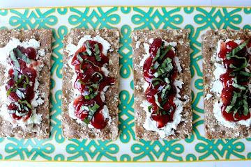Strawberry Goat Cheese Crackers