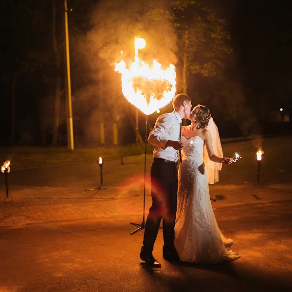 Photographe de mariage Aleksandr Medvedev (medveds). Photo du 21 août 2014