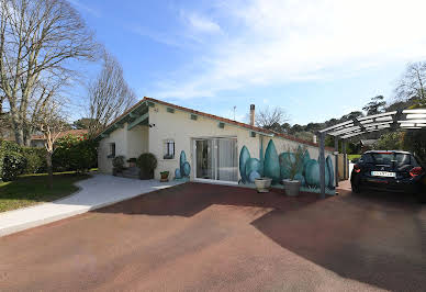 Maison avec piscine et terrasse 18