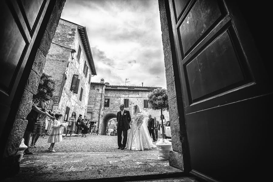 Fotógrafo de casamento Francesco Ferrarini (ferrarini). Foto de 16 de agosto 2016