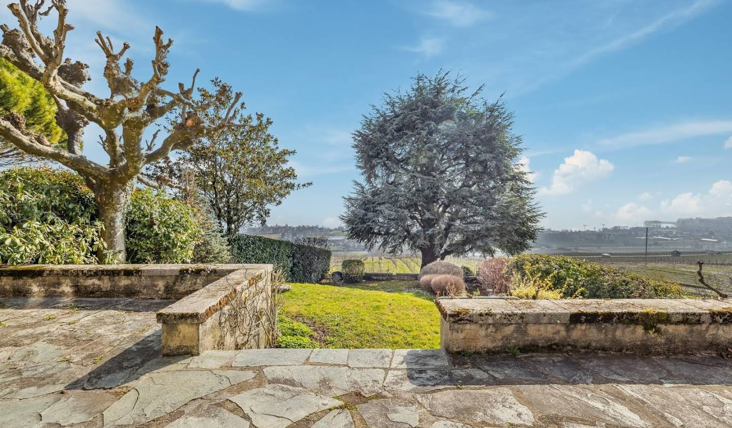 House with garden and terrace Bougy-Villars