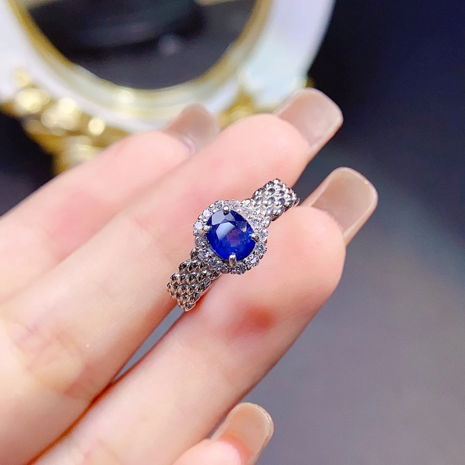 Bague saphir naturel Bijoux argent Cadeau femme Idée cadeau précieuse Élégance intemporelle Mariage Fiançailles Accessoire raffiné