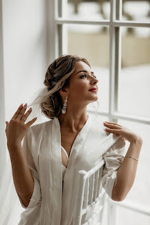 Fotografo di matrimoni Elena Shvayko (magicphotoby). Foto del 2 agosto 2019