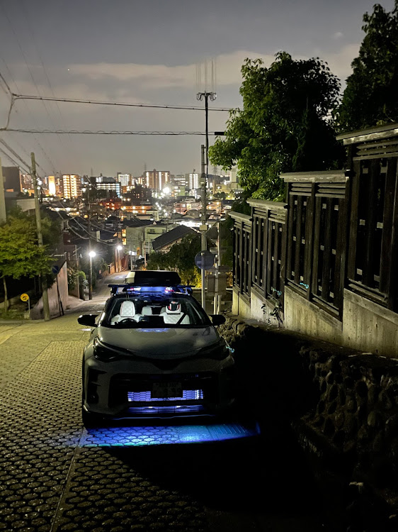 C-HRのC-HR・GRスポーツ・DIY・ルーフボックス・夜景に関するカスタム事例の投稿画像3枚目