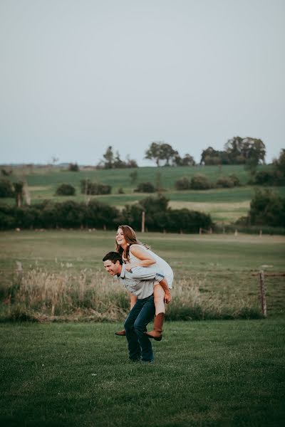 Fotografo di matrimoni Courtney Pike (barephotography). Foto del 5 giugno 2019