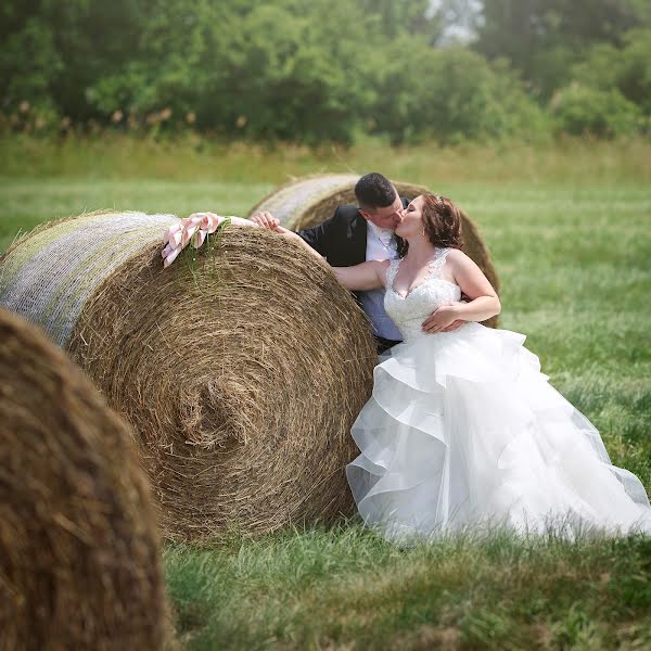 Wedding photographer Anett Bakos (anettphoto). Photo of 24 May 2019