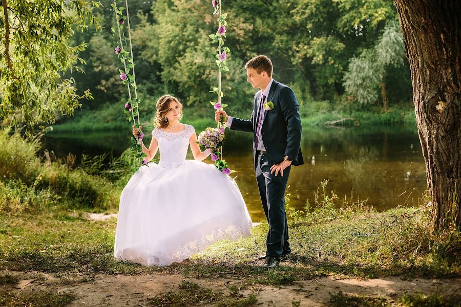 Fotógrafo de casamento Vladimir Vladimirov (vladivlad). Foto de 16 de março 2016