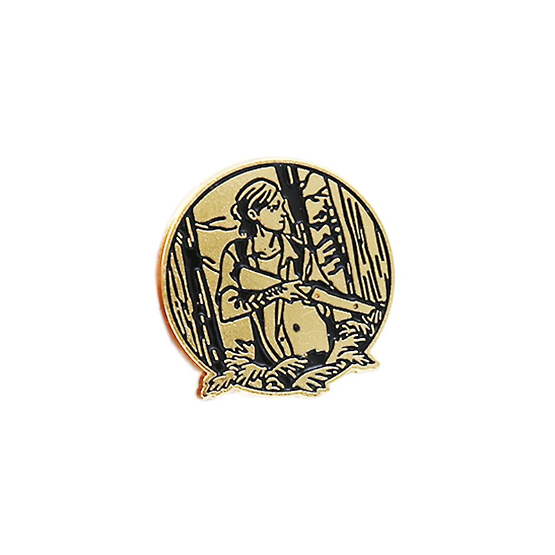 Broche de tatouage de dessin animé en métal doré. Accessoire de mode amusant et élégant pour vêtements, sacs, sacs à dos. Démarquez-vous avec style unique.