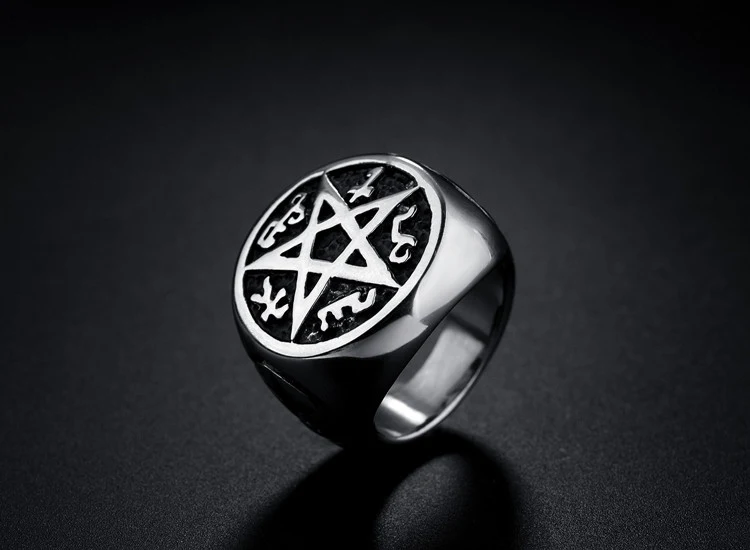 Bague en acier titane cinq étoiles pour homme