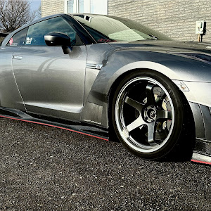 NISSAN GT-R R35