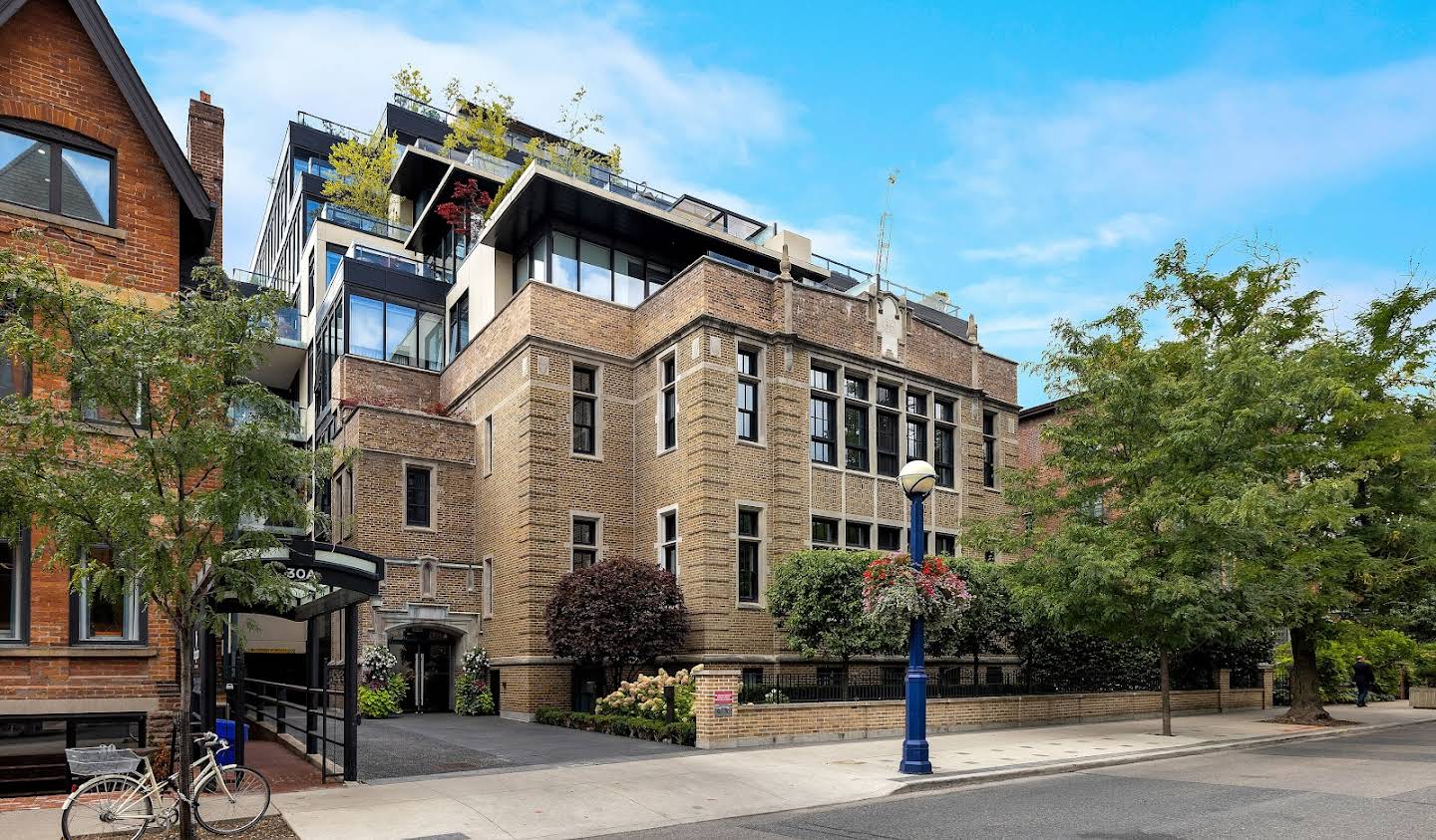 Apartment with terrace Toronto