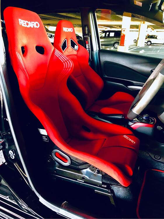 ノートのドライブ・十和田湖・フルバケ・シート交換に関するカスタム事例の投稿画像2枚目